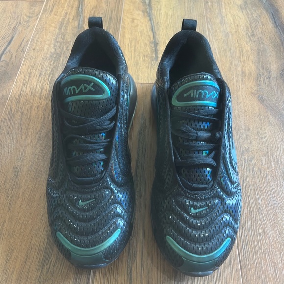 Nike Air Max 720
Throwback Future Iridescent - Picture 6 of 14